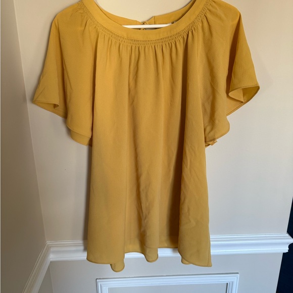 Women’s Size XL Mustard Yellow Cato Flowy Semi-Sheer Round Neck Keyhole Back Top - Picture 2 of 6
